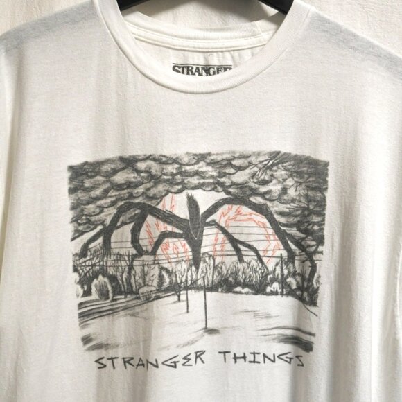 BNWT Stranger Things White Shadow Monster Sketch Tee, Size M - Picture 3 of 3